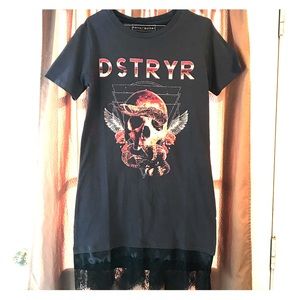 T-shirt dress with lace and satin trimming